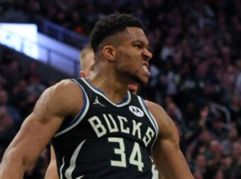 NBA: Οδοστρωτήρας Αντετοκούνμπο πάτησε τους Σίξερς (ΒΙΝΤΕΟ)