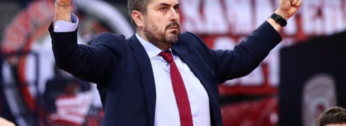 Ένταση στο Περιστέρι: Φραστικό επεισόδιο οπαδού με τον Χρήστο Μπαφέ