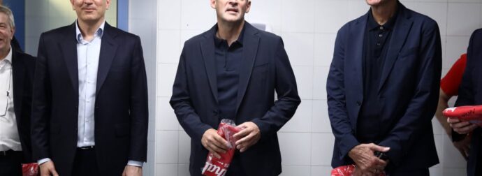 Αγγελόπουλοι: “Kαμία άλλη ελληνική ομάδα”! H… υπόσχεση και τα μπλουζάκια