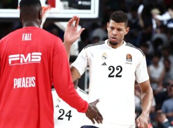 Ένις: “Απαράδεκτη απόφαση το 5ο φάουλ στον Ταβάρες”