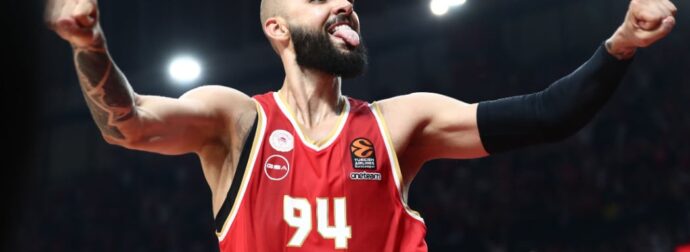 “Παροξυσμός” στο ΣΕΦ για την κούπα – Αποθέωση Φουρνιέ & “γίγαντα” Φαλ (Vid)