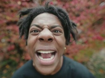 “Ξενέρωσε” τους Ολυμπιακούς ο Speed – Πέταξε το ερυθρόλευκο κασκόλ (ΒΙΝΤΕΟ)