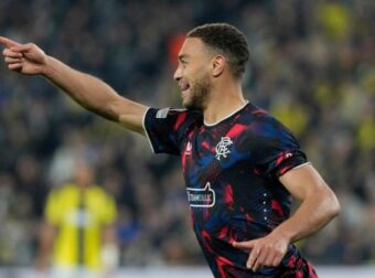 Η Ρέιντζερς διέλυσε τη Βικτόρια Πλζεν – Γκολ και ασίστ ο Ντέσερς (ΒΙΝΤΕΟ)