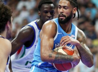 Με τον Γιάννη… οπαδό και τον Ντόρσεϊ ηγέτη, η Ελλάδα έδειξε δόντα με Ιταλία