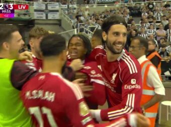 Ποιος είναι ο 16χρονος σκόρερ της Λίβερπουλ και η ΜΑΓΕΙΑ Σόμποσλαϊ (ΒΙΝΤΕΟ)