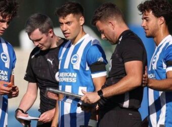 “Πιέζουν” για Κωστούλα και Τζίμα – Γκρίνια στην Μπράιτον