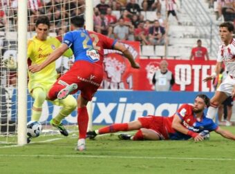 Ο Ολυμπιακός παίζει με 12 παίκτες