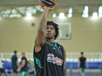 Χολμς: “Υπάρχει πλούσια μπασκετική ιστορία εδώ – Να πάρουμε το 8ο αστέρι”