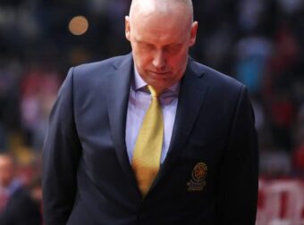 Τα… μάζεψε ο Κουρτινάιτις – Η απολογία στους Έλληνες δημοσιογράφους