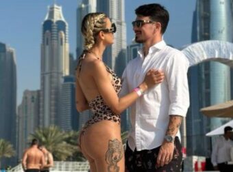 Η σύζυγος παίκτη που «κλέβει την παράσταση» στις κερκίδες (ΦΩΤΟ)