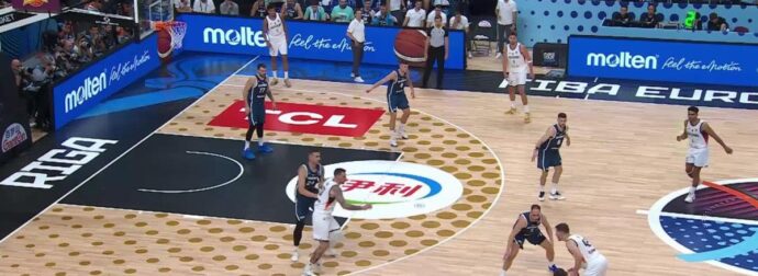 Eurobasket 2025: Το τρελό τρίποντο του Ομπστ που θύμισε Ναβάρο (ΒΙΝΤΕΟ)