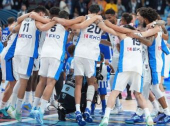 Πάρτι στα αποδυτήρια της Εθνικής! Απίστευτες στιγμές μετά το χάλκινο (vid)