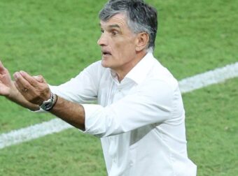 Ο.. χαμαιλέοντας που μπλόκαρε Μεντιλίμπαρ και τα “λιοντάρια” του Ολυμπιακού