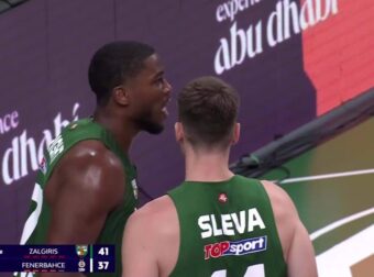 Τρομακτικός Ράιτ με κάρφωμα στα… μούτρα δύο αμυντικών! (ΒΙΝΤΕΟ)