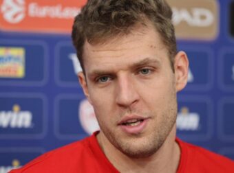 Βεζένκοφ: «Τώρα θα έχει μάθημα»! – Τι είπε για τον χρόνο του Ντόρσεϊ (Vid)