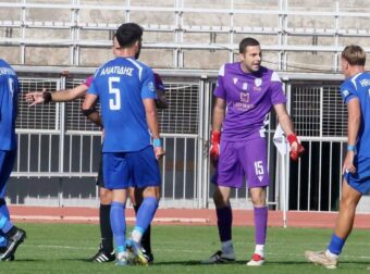 AOK: Επίθεση στον τερματοφύλακα από συμπαίκτες του την ώρα του αγώνα! (vid)