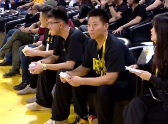 Στο Παλέ για το Άρης-ΠΑΟΚ ο Σιάο που χειροκροτήθηκε – Δείτε βίντεο