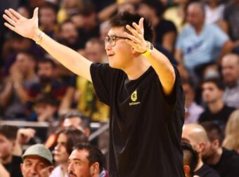 Έντονες αποδοκιμασίες για Άρη στο Παλέ – Αποσβολωμένος ο Σιάο (ΒΙΝΤΕΟ)