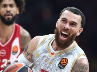 Φρίκαρε ο Τζέιμς! – Πήγε να ορμήσει σε διαιτητή (ΒΙΝΤΕΟ)