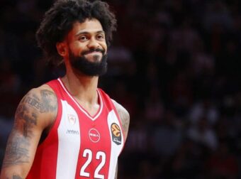 Το ασύλληπτο σουτ του Ντόρτσεϊ – Ευθυγραμμίστηκε με το καλάθι (ΒΙΝΤΕΟ)