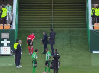 Φοβερό σκηνικό – Ένα ολόκληρο γήπεδο περίμενε τον Άμραμπατ (ΒΙΝΤΕΟ)