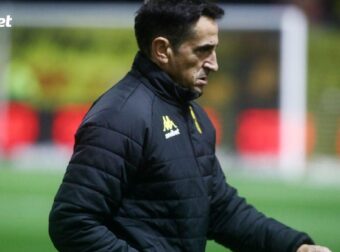 Νέα δήλωση Χιμένεθ για το κασκόλ της ΑΕΚ: “Λαϊκισμός, δεν οργάνωσα κάτι”