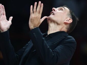 Έξαλλος ο Μπαρτζώκας, φώναζε σε παίκτη – Φέρνει… Μήτογλου από Euroleague!