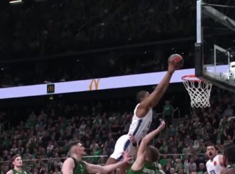 Απίθανο κάρφωμα του Κάι Τζόουνς – Πέταξε στο καλάθι (ΒΙΝΤΕΟ)