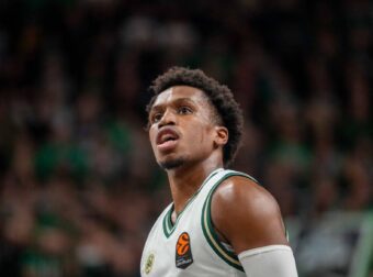 Σορτς: «Ωριμάζουμε ως ομάδα, μαθαίνουμε να γυρίζουμε τα παιχνίδια»