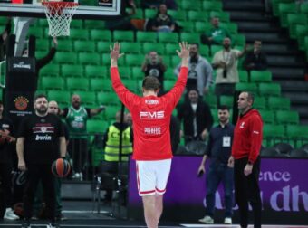 Το έκανε και αυτό ο Βεζένκοφ στο ΟΑΚΑ – Το κάρφωμα πάνω από όλους (ΒΙΝΤΕΟ)