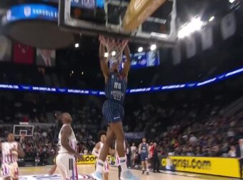 Ο Κάι Τζόουνς ταπώνει και καρφώνει εντυπωσιακά μέσα σε 8″ (ΒΙΝΤΕΟ)