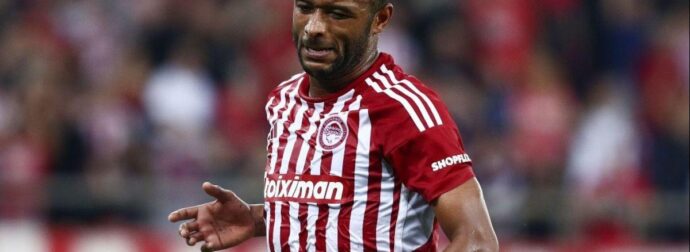 Ελεύθερος να μιλήσει με όποια θέλει ο Ελ Κααμπί! Ανησυχούν στον Ολυμπιακό;