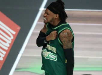 “Φτιαγμένος” ο Χολμς – Το μήνυμα μετά τη μαγική εμφάνιση με Βίρτους