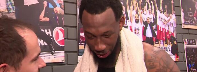 Ο Ντόντα Χολ αποθέωσε τον Τάιρικ Τζόουνς: «Θα φέρει ενέργεια» (ΒΙΝΤΕΟ)