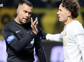 Τα δύο γκολ από γκάφες στο Άρης – ΑΕΚ και το σφύριγμα της αγωνιστικής (HL)