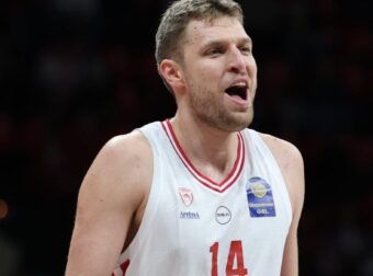 Βεζένκοφ: “Extra boost όταν κερδίζεις τον ΠΑΟ” – Η ατάκα του για Τζόουνς