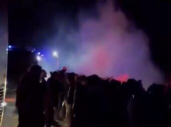 Συνθήματα στο σημείο της τραγωδίας από φίλους του ΠΑΟΚ! (vid)