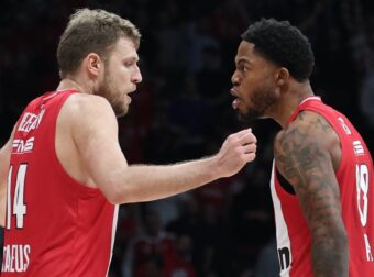 Vlog Καούρη: Ποιος να αδικήσει τον Βεζένκοφ; Τραίνο με διαστημικό μπάσκετ!