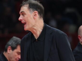 Εύσημα Μπαρτζώκα για την άμυνα – “Ευγνώμων για το ρόστερ”