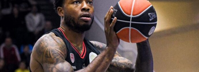 Έτσι βρέθηκε ο Τζόουνς στον Ολυμπιακό – Ο ρόλος του Αταμάν (ΒΙΝΤΕΟ)