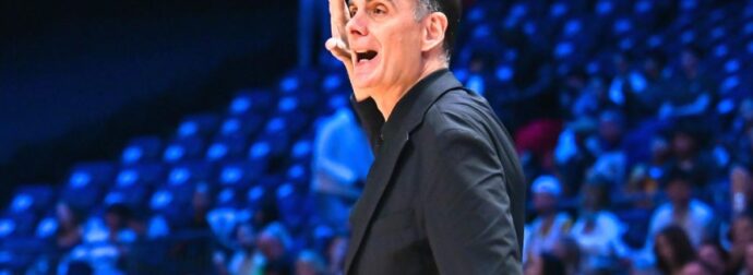 Νέο βίντεο “καίει” Μπαρτζώκα: Χυδαίες ύβρεις σε γυναίκα φίλη του Ολυμπιακού