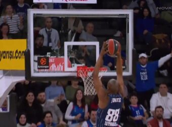 ΤΡΟΜΕΡΟ κάρφωμα του Κάι Τζόουνς – «Πού πάτησε ο αθεόφοβος;» (ΒΙΝΤΕΟ)