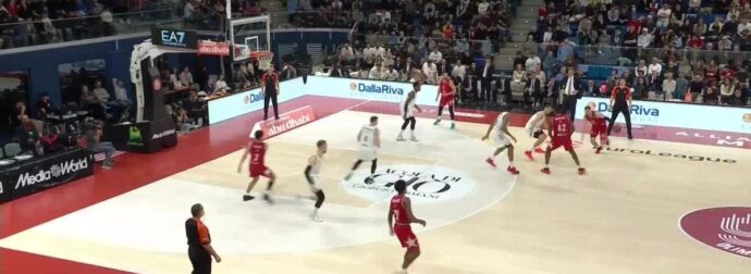 Έκανε.. πλάκα η Ντουμπάι – Περίπατος στο Μιλάνο με Αρμάνι (Hls)