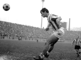 Το 11άρι του Ολυμπιακού που πέταγε φωτιές έγινε σύνθημα και τραγούδι