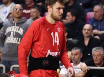 Τρομερή στιγμή με Βεζένκοφ και οπαδούς του Παναθηναϊκού!