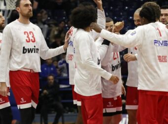 “Έφυγε μόλις είδε…”: Φοβερό σκηνικό με παίκτη Ολυμπιακού στα μπουζούκια!