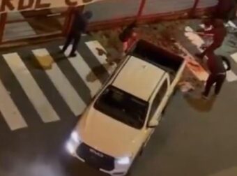Πρωτοφανής διαμαρτυρία οπαδών: Πέταξαν κοπριά έξω από προπονητικό κέντρο