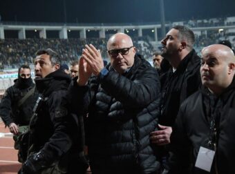 Χαμός με τον Μπέο και την προκλητική κίνηση προς οπαδούς της ΑΕΚ (ΦΩΤΟ)