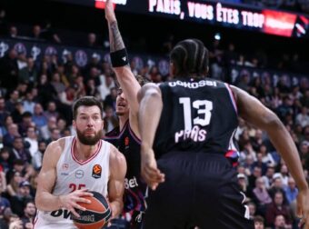 “Μαρτύρησε” ο Πίτερς! Τί συνέβη στα αποδυτήρια στο Παρίσι; (ΒΙΝΤΕΟ)