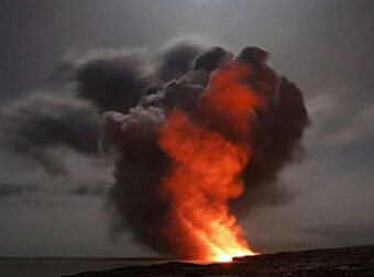 Εξελίξεις λόγω του πολέμου: Ακυρώσεις, φόβος, δισεκατομμύρια… σε κίνδυνο